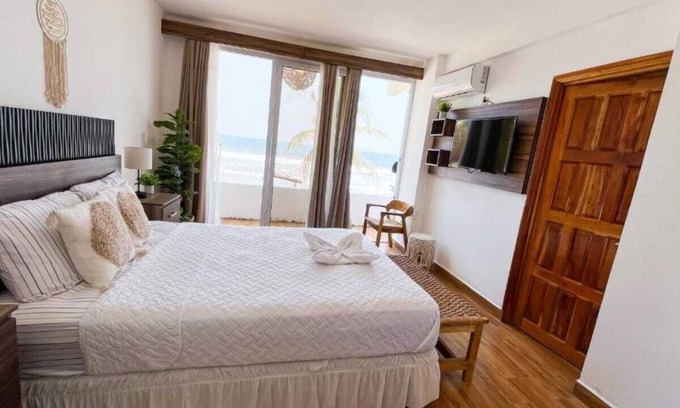 La Libertad Hotel | The Rooftop Hotel Beach & Club
