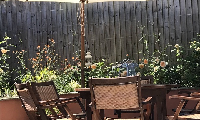 Salisbury Bed & Breakfast | The Room in the Garden