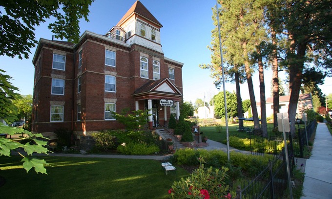 Coeur d'Alene Bed & Breakfast | The Roosevelt Inn & Spa