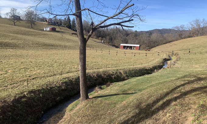 Clyde House | The Roost @ Happy Hollow Farms