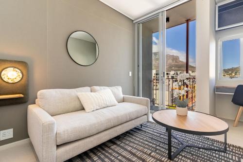Bo'Kaap Apartment | The Rose 703: Modern 7th Floor City Apartment