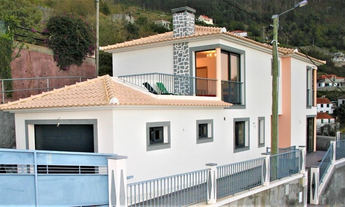 Arco da Calheta Villa | The Rose House - ETC Madeira