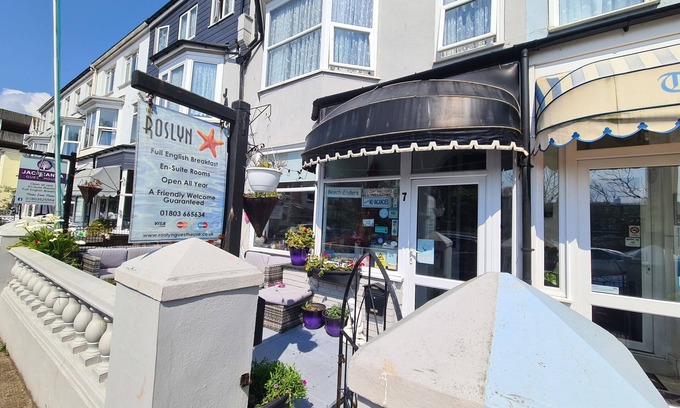 Paignton House | The Roslyn Hotel