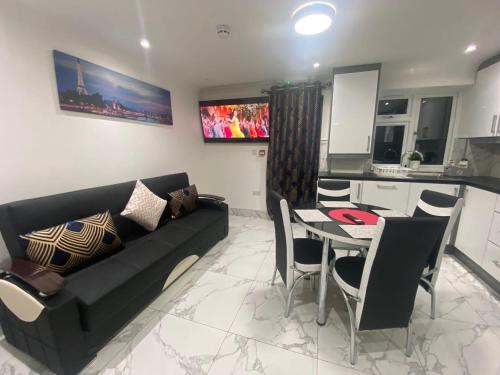 Townfield Apartment | THE ROYAL BOUTIQUE OXFORD LODGE by LONDON SLEEP 6