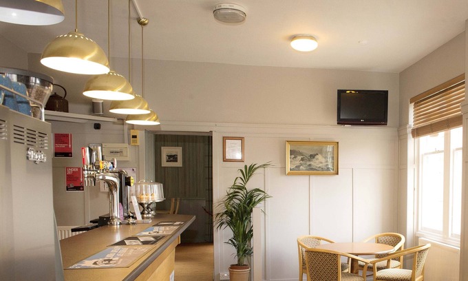 Cullen Hotel | The Royal Oak Hotel