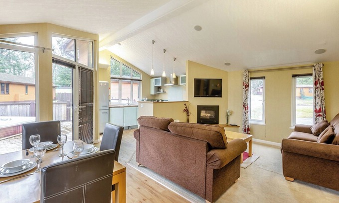 Beaworthy Ski Chalet | The Ruby (No Hot Tub)