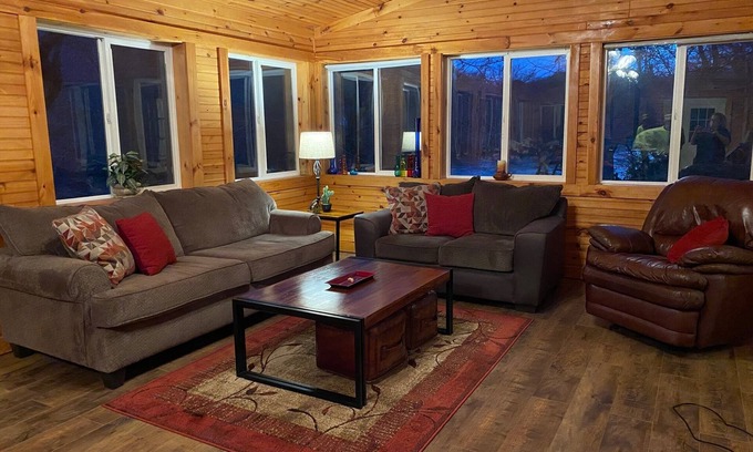 Franklin Cabin | The Ruby River - Phenomenal Riverfront Cabin