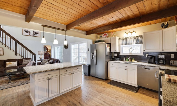 Bushkill House | The Rustic Retreat