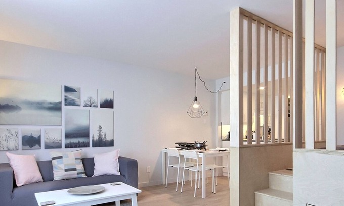 Saint Ferreol les Neiges Apartment | The Stylish| Mont St-Anne | Pool & Sauna | AC