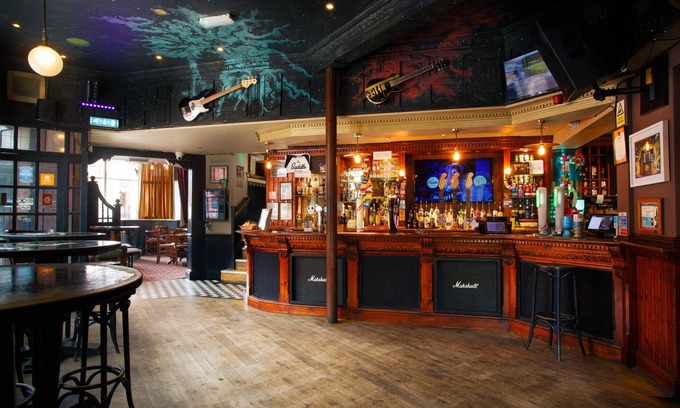 Chester Hotel | The Saddle Inn