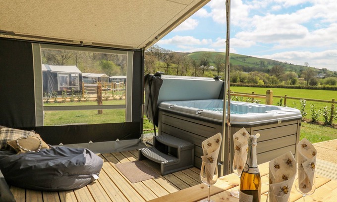 Llandrindod Wells Cottage | The Salmon