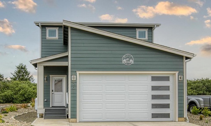 Ocean Shores House | The Sanctuary By Oyhut Bay Seaside Village