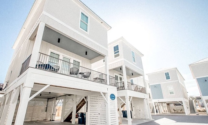 Gulf Shores Cottage | The Sand Haus: A Minimalist Beach Cottage
