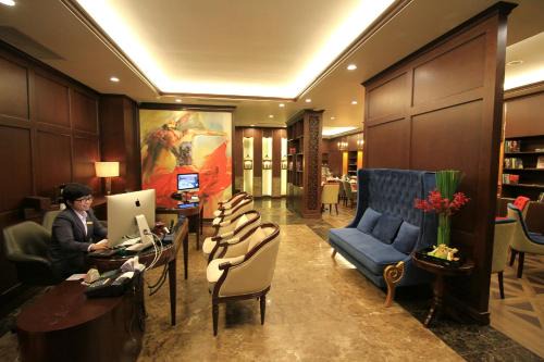 Hue City Centre Hotel | The Scarlett Boutique Hotel