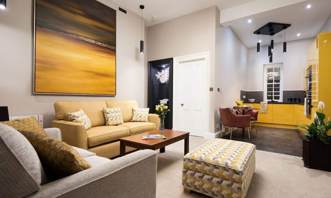 Kelso Apartment | THE SCOTT APARTMENT - stylishly restored Grade II listed townhouse apartment