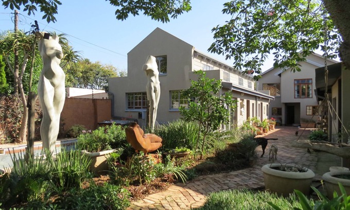 Rietfontein Hotel | The Sculpture Yard