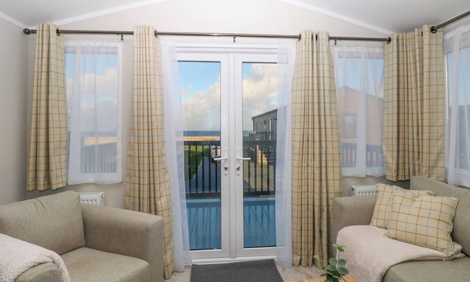 Bacton Cottage | The Sea Lodge