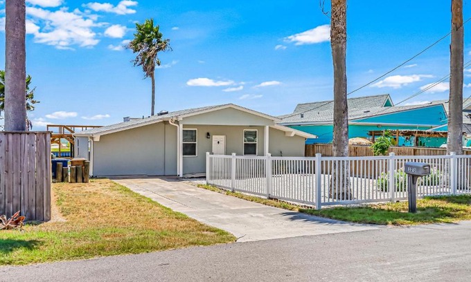 Flour Bluff House | The Seahorse Cottage