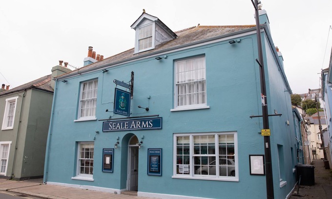 Dartmouth Hotel | The Seale Arms