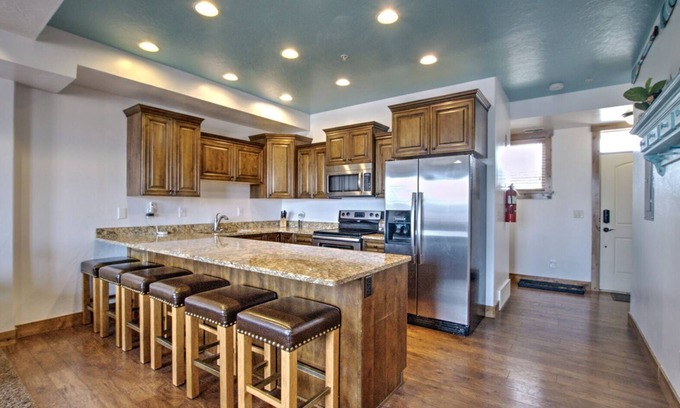 Garden City House | The Seasons - Cisco (Unit E). Large 2 bdrm, 2.5 bath condo in the heart of Garden City!