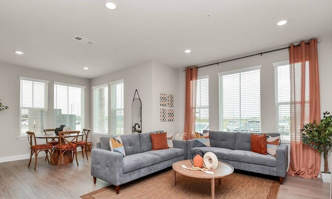 Clear Lake Shores Apartment | The Serene Sanctuary near Kemah Boardwalk and NASA