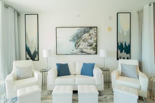Boynton Beach House | The Serenity by the Sea Suite - Casa Costa 316S, 1 Bedroom and 2 Murphy beds close to Beach, Shops & Restaurants, Dog Friendly