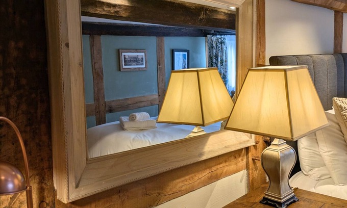 Moreton Hotel | The Seven Stars