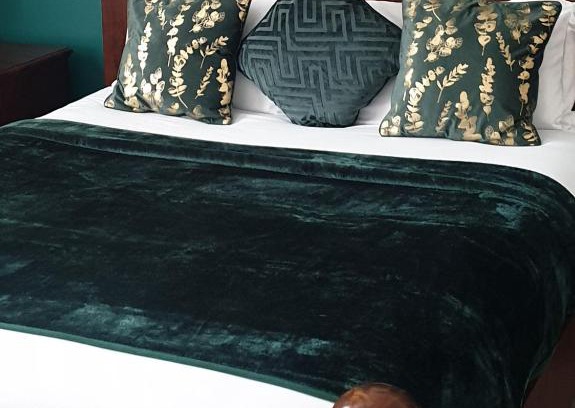 Halifax Bed & Breakfast | The Shakespeare Deluxe Hotel and Caribbean Restaurant Halifax