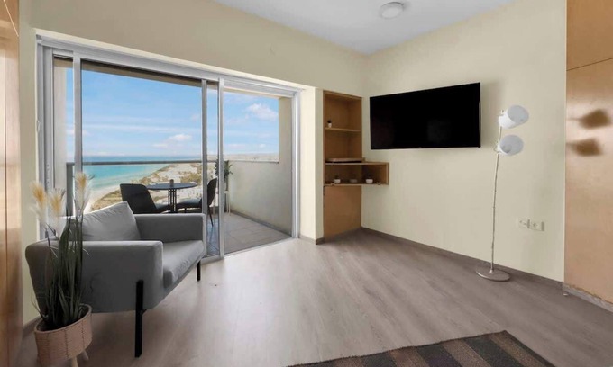 Herzliya Pituach Apartment | The Sharon Secret Pearl