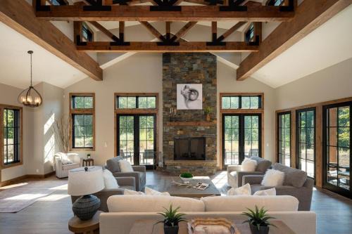 Sun Valley House | The Sheepbend Home - Luxury Home Steps to River!