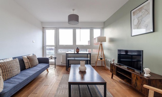 Shepherd's Bush Apartment | The Shepherd's Bush Collection