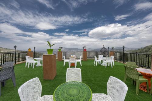 Shimla Hotel | The Shimla Heights l Stargaze Café l I Open Air Multi Cuisine Restaurant l Balaju Banquet Hall l Sky Night Bonfire l Free Wi-Fi Connectivity l Kufri by Exotic Stays