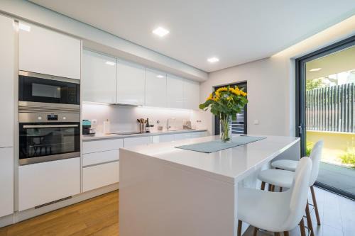 Parede Apartment | The Shoreline 1 by Portugal Portfolio