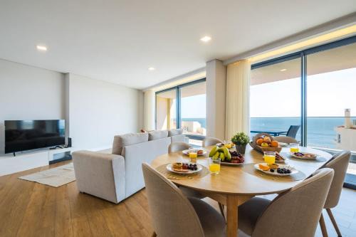 Parede Apartment | The Shoreline 3 by Portugal Portfolio