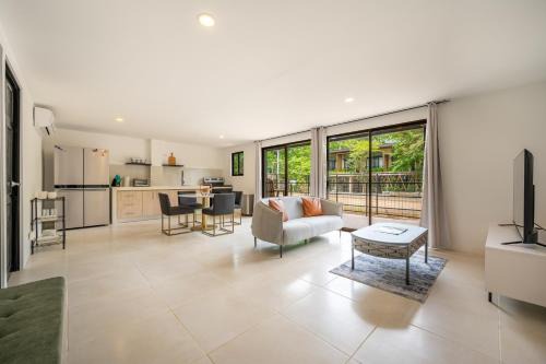 Rio Seco House | The Shovel