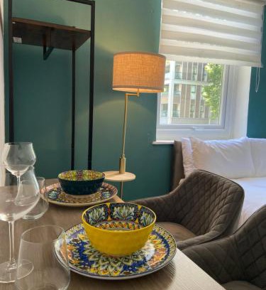 Elephant and Castle Apartment | The Shrine Flat in Zone 1