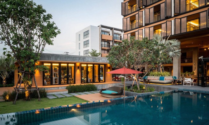 Suan Luang Hotel | The Silver Palm Wellness Resort