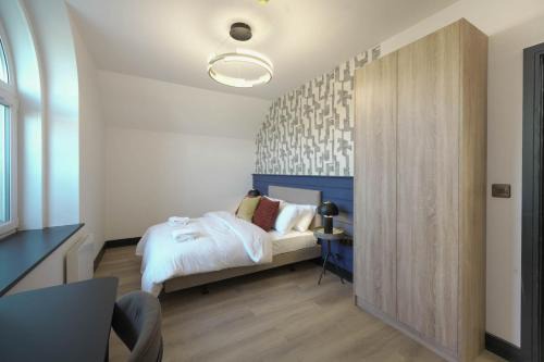 Adamsdown Apartment | The Sixty Aparthotel - Central Cardiff Apartment with Parking