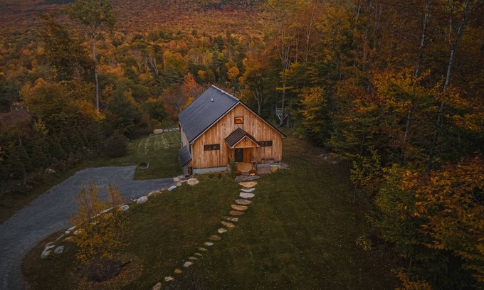 Sunderland Cabin | The Skyline Cabin - Hot Tub- Fire Pit - Panoramic Views - Manchester