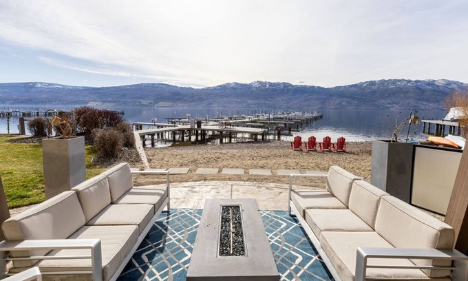 Westbank House | The Skyline - Lakefront w/Dock