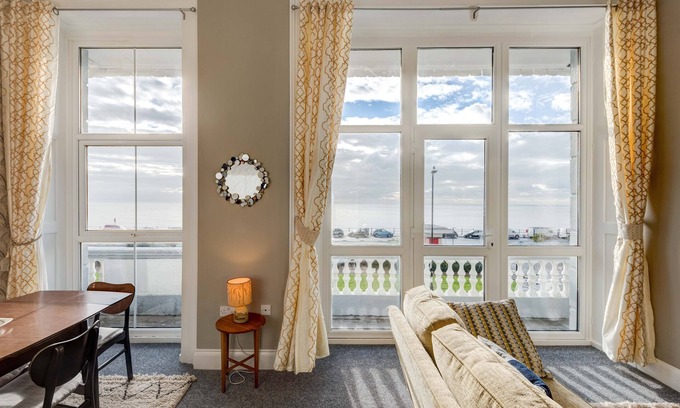 Hastings Apartment | The Smugglers Retreat