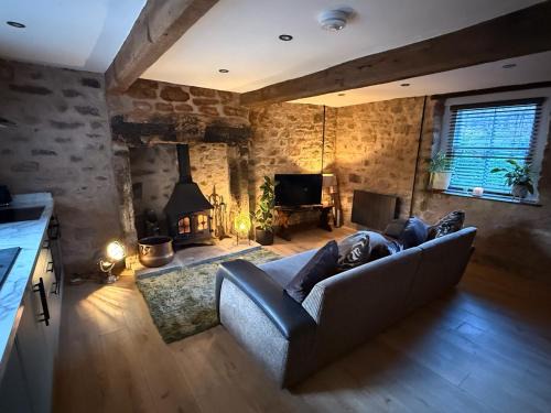 Morecambe Apartment | The Snug- A beautiful and characterful property connected to a historic Georgian Manor House