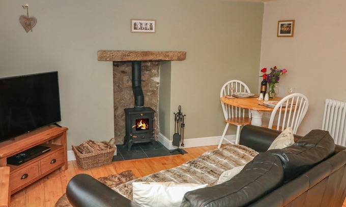Middleton Cottage | THE SNUG, pet friendly, with open fire in Wirksworth