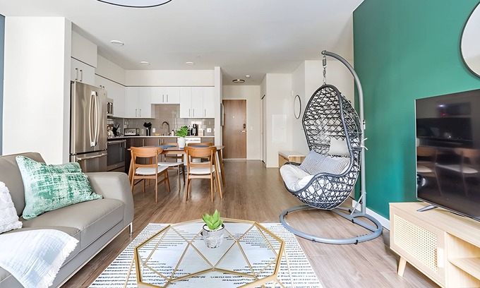 West Bellevue Apartment | The Sophari Experience - Bellevue