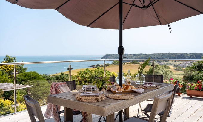 Paignton Ski Chalet | The Spinney - Large home with hot tub, gym, amazing sea views