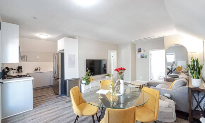 Minor Apartment | The Spot- King Bed, Balcony, BBQ