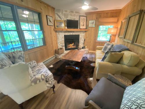 Highlands House | The Spotted Owl
