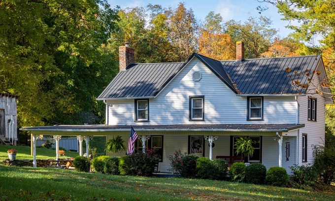 Warrensville Other | The Spring House, 1842 Farmhouse