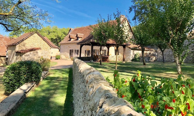 Camboulit House | The Stables, a beautifully converted house of 202 sqm within 2 acres.