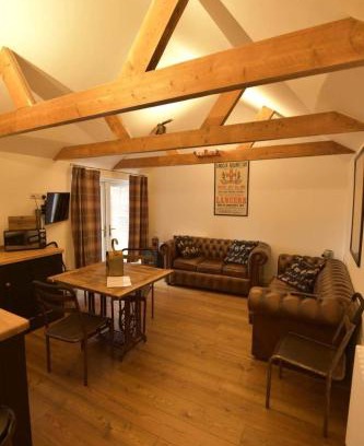 Lincoln House | The Stables at the Old Vicarage